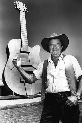Moment image for Country Music Icon Slim Dusty Dies at 76
