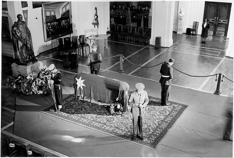 Moment image for Succession Following the Death of Prime Minister Curtin