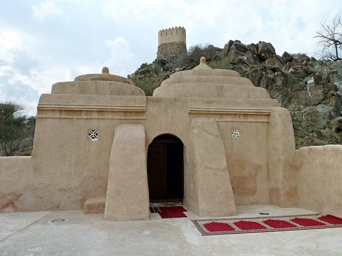 Moment image for Oldest UAE Mosque: Al-Bidyah Mosque Construction