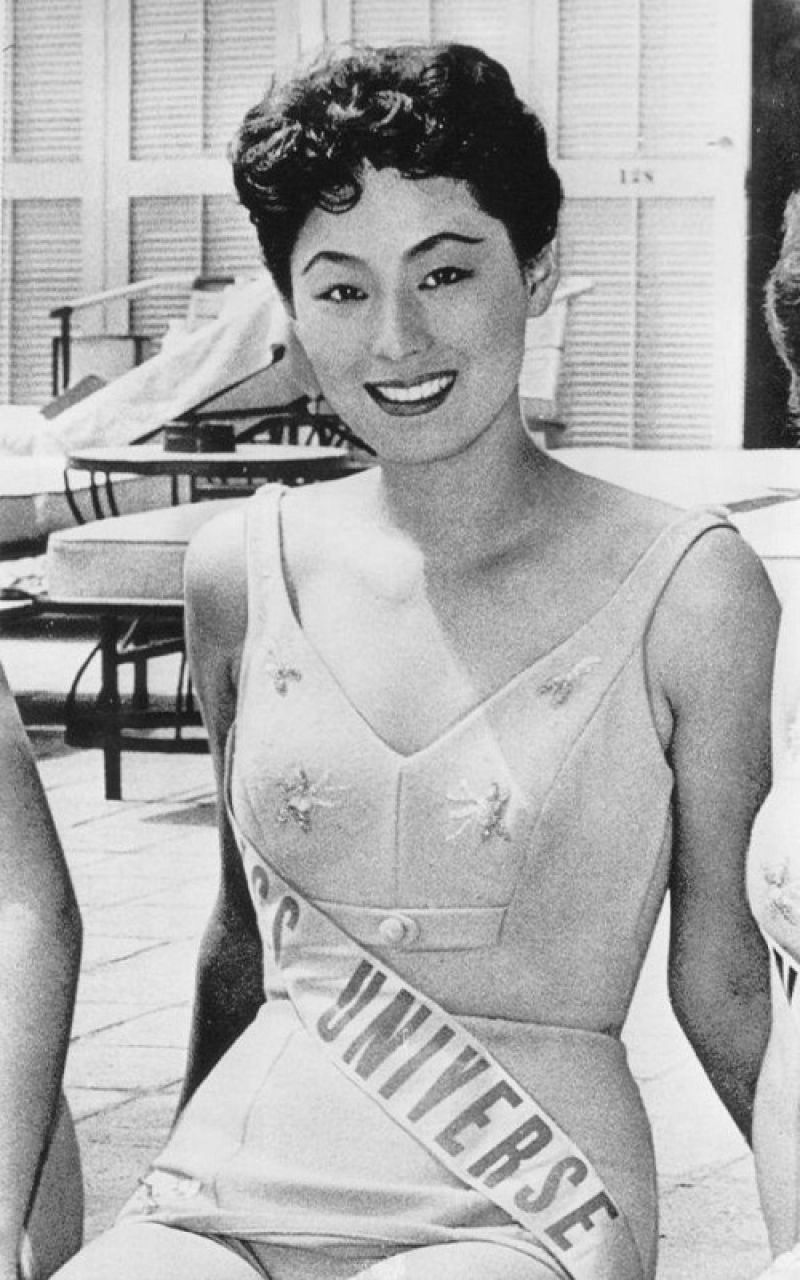 Moment image for Historic Miss Universe Win: Akiko Kojima Breaks Barriers and Inspires Diversity