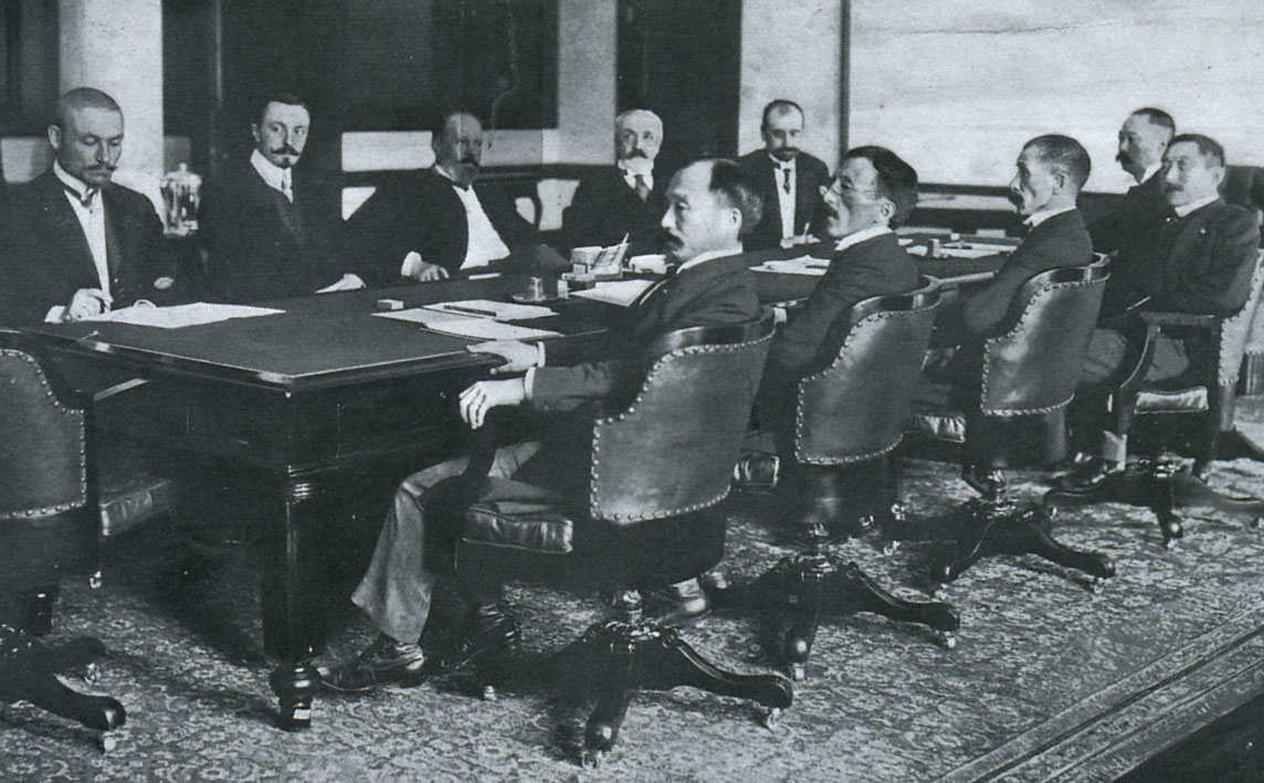 Moment image for Treaty of Portsmouth Ends Russo-Japanese War