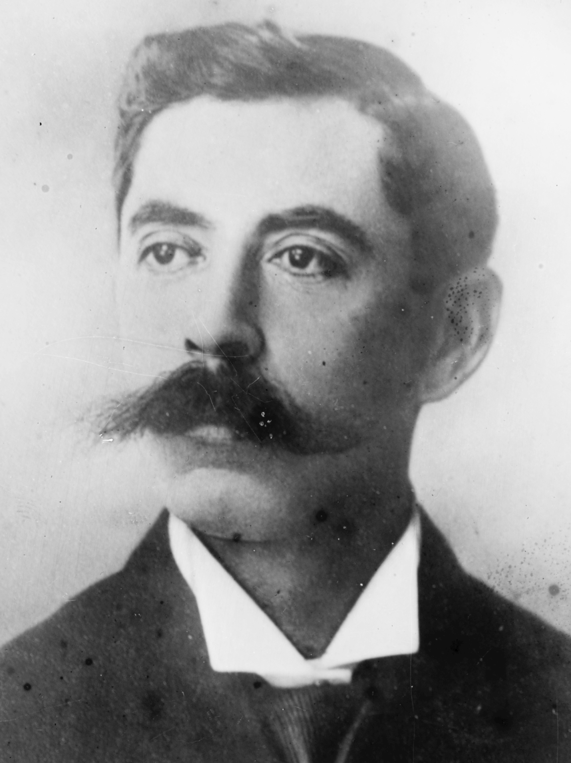 Moment image for Assassination of President Manuel Enrique Araujo: A Historical Tragedy