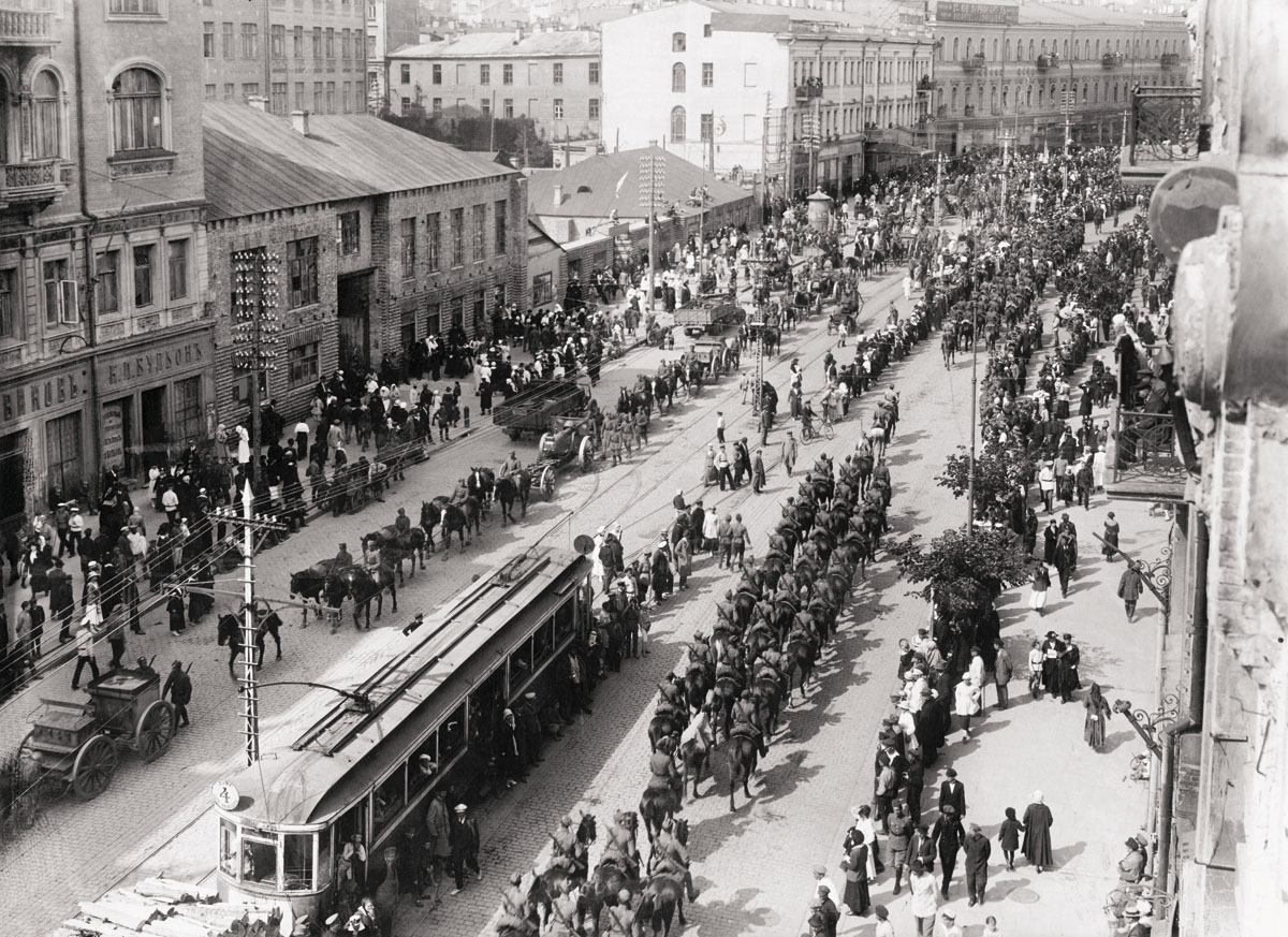 Moment image for 1917 Revolution: Decisive Shift in Power and Governance