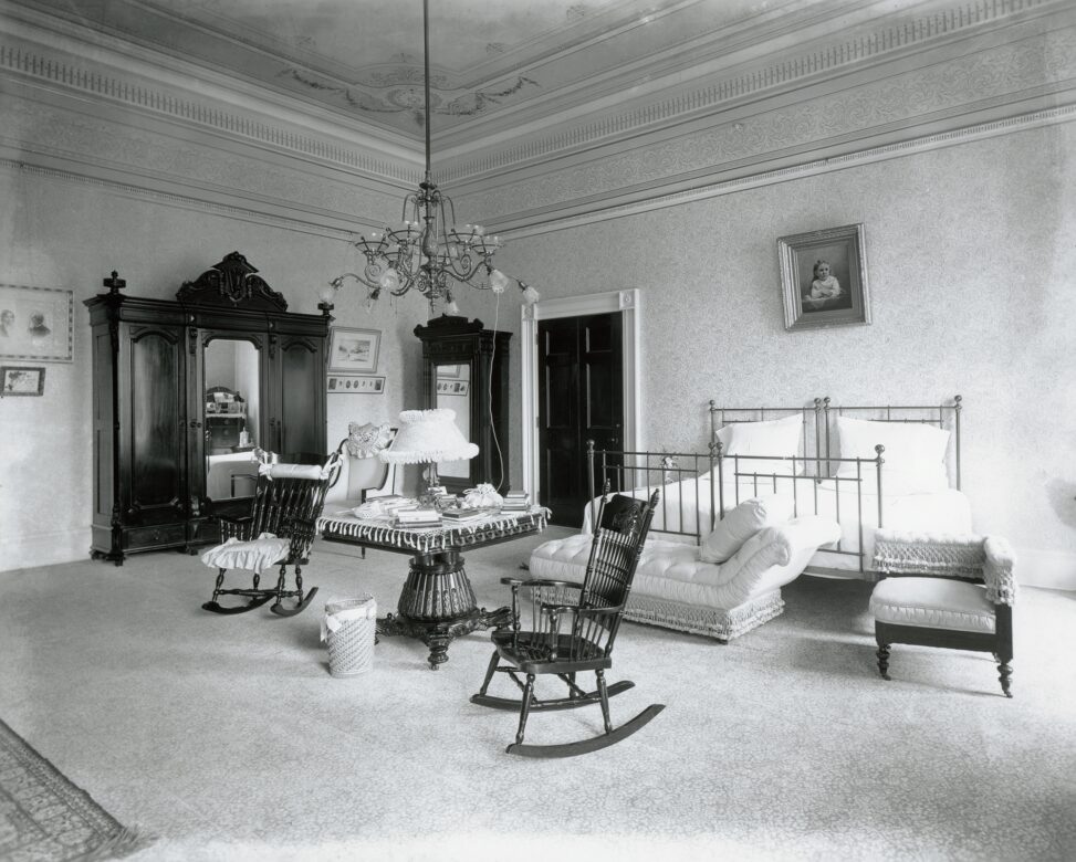 Moment image for Electricity Installation in the White House