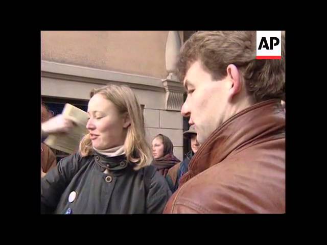 Moment image for Sweden rejects Eurozone membership in referendum