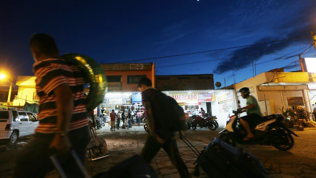Moment image for UN Reports 2.3 Million Venezuelans Fled Since 2015