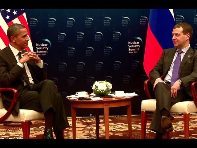 Moment image for Obama and Medvedev meet in Seoul