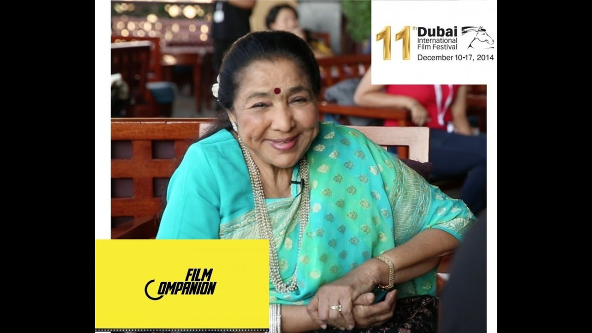 Moment image for Asha Bhosle Receives Filmfare Lifetime Achievement Award