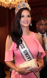 Pia Wurtzbach's Historic Miss Universe Win & Crowning Mishap Sparks Global Attention